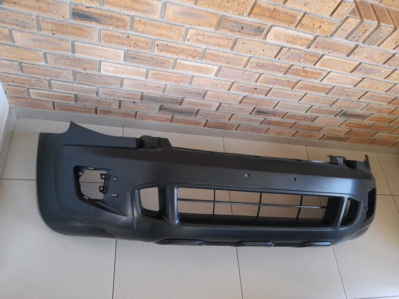 FORD RANGER T6 2012 /15 BRAND NEW FRONT BUMPERS FORSALE PRICE:R750