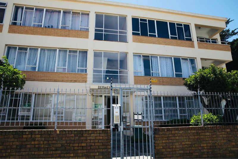Above the line - 1 Bedroom Flat in Plumstead / Wynberg - Perfect Starter