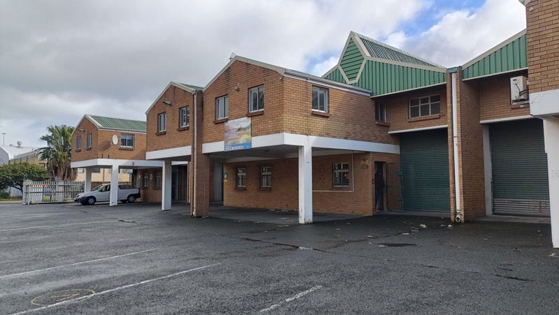 317m2 WAREHOUSE TO LET IN MONTAGUE GARDENS