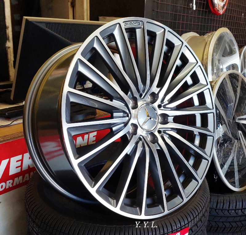 18 inch Mercedes Benz AMG Mags For Sale. New.
