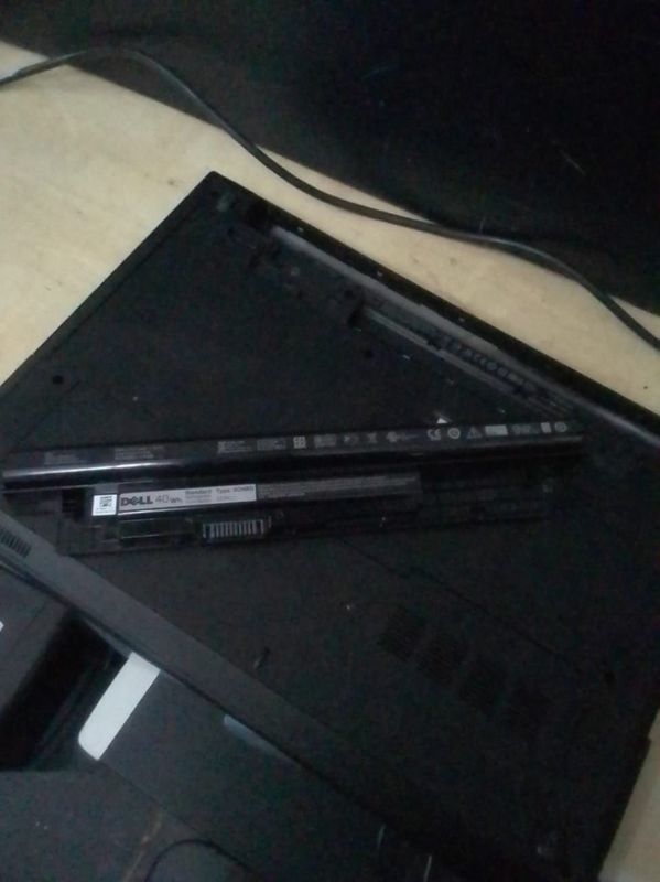 We buy broken unwanted laptops