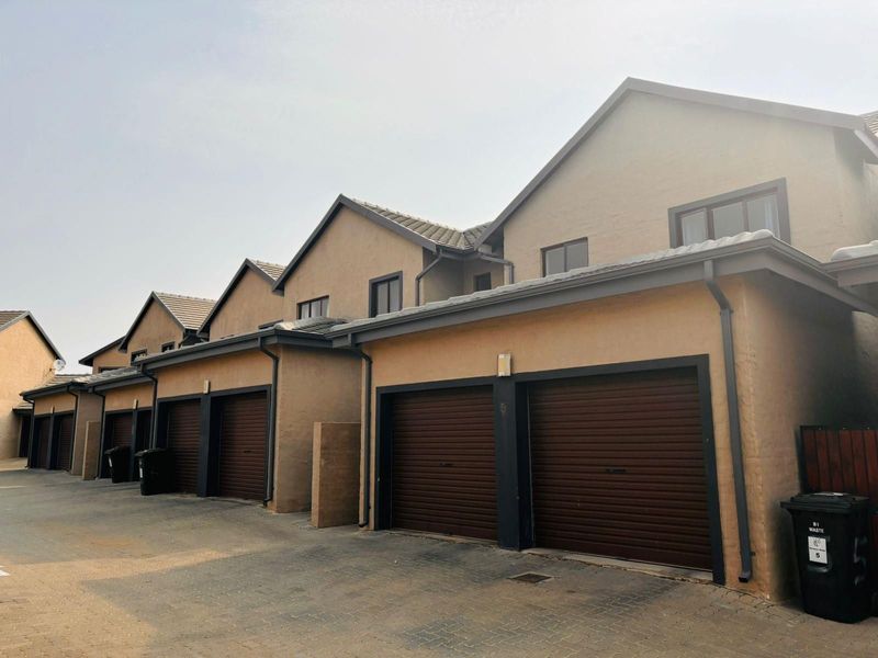 3 Bedroom Duplex To Let in Country View Estate