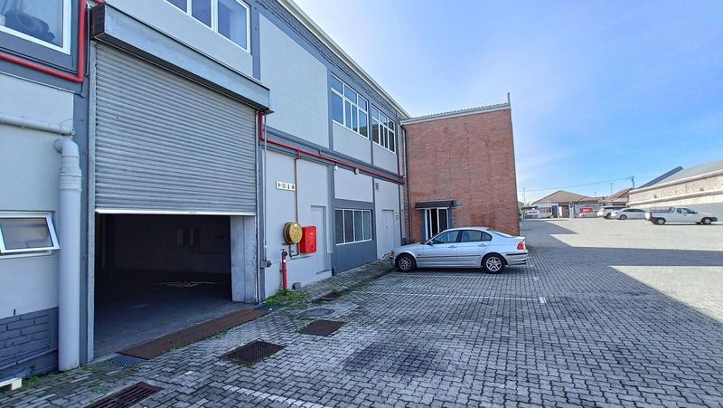 Industrial warehouse FOR SALE in Maitland