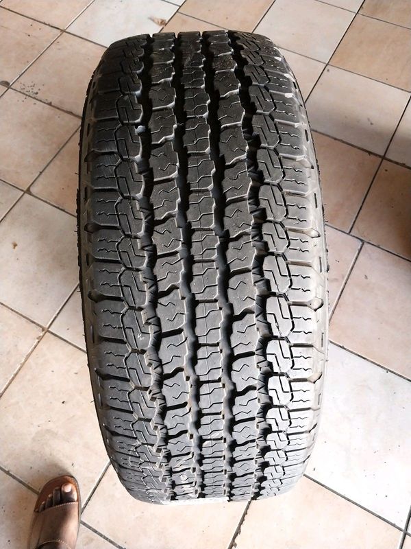 One 265 50 20 Goodyear wrangler tyre with 90% treads available for sale