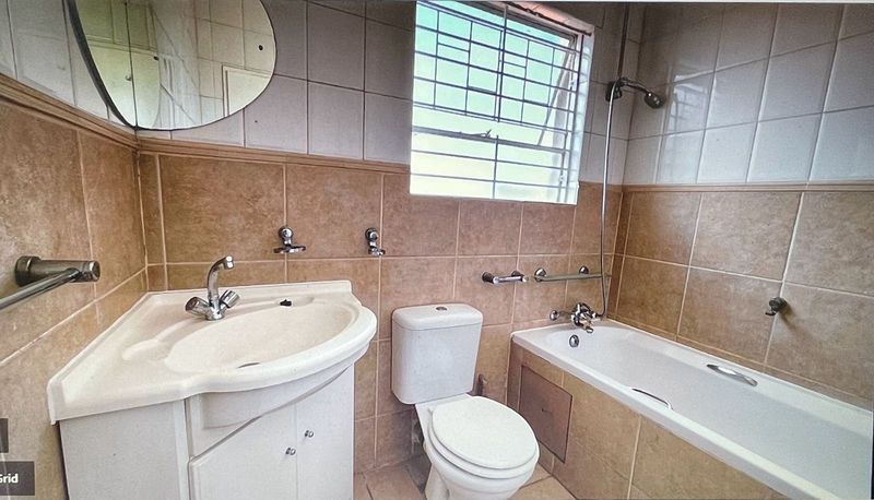 Bathroom vanity/ sink and bath for sale