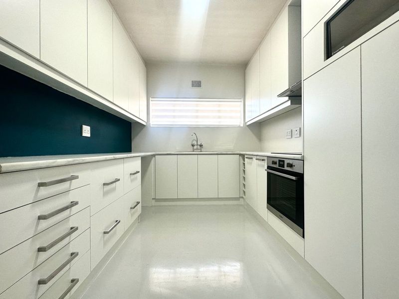 Modern 2 Bedroom Apartment in De La Hay For Sale