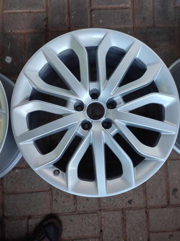 19 inch Audi A6 rim x 4