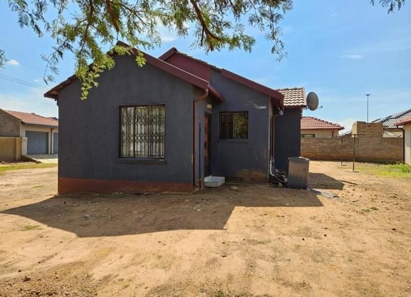 House for Sale in Pimville Zone 5, Pimville, Soweto