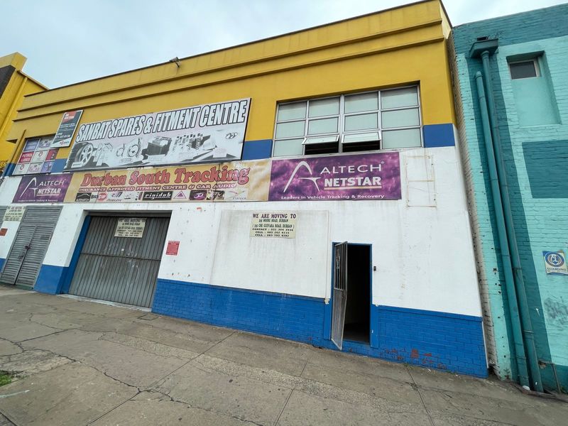Retail/warehouse to let in Greyville