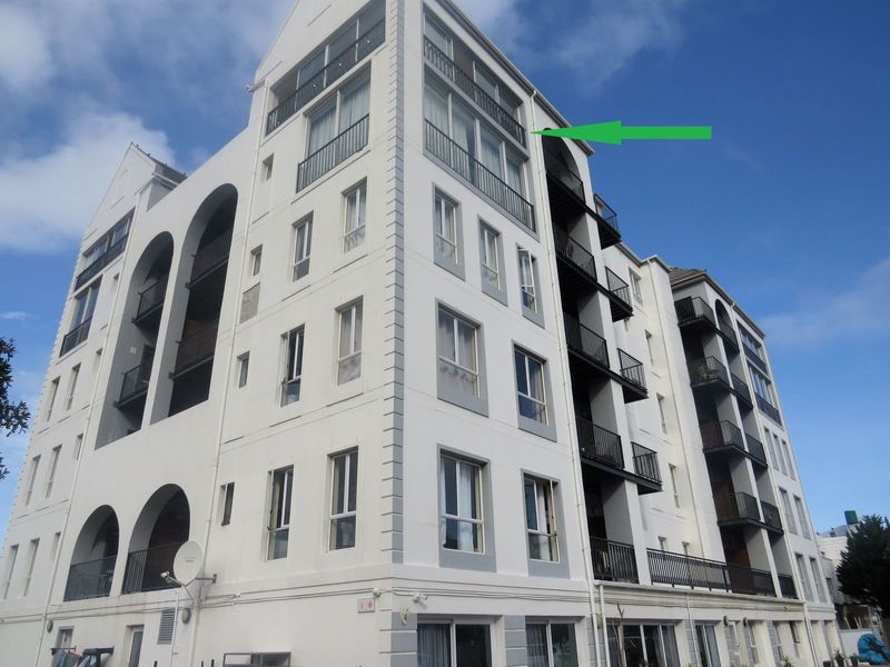 3 bed 2 bath penthouse in Strand North