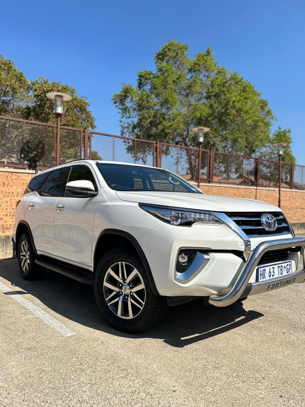 Price reduced...Stunning 2018 Toyota Fortuner 2.8 GD6. FSH 1 Owner. Maintenance Plan. 99,000kms.