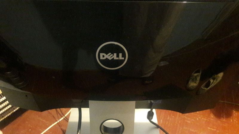 Dell monitor  22 inch ;  vga n hdmi