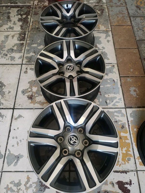 17Inch TOYOTA FORTUNA Magrims 6Holes A Set Of Four On Sale