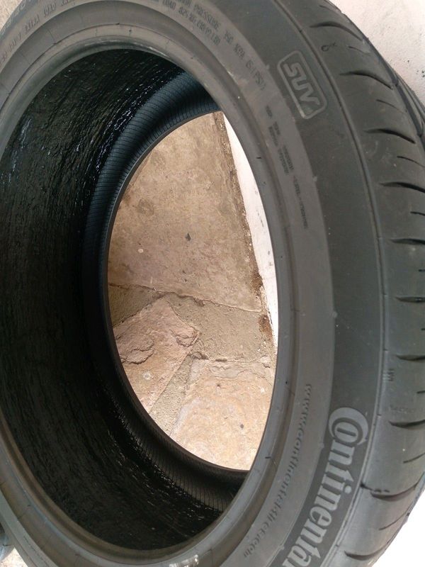 1x 255/70/16 for bakkies continental tyre fairly used 89%thread excellent condition