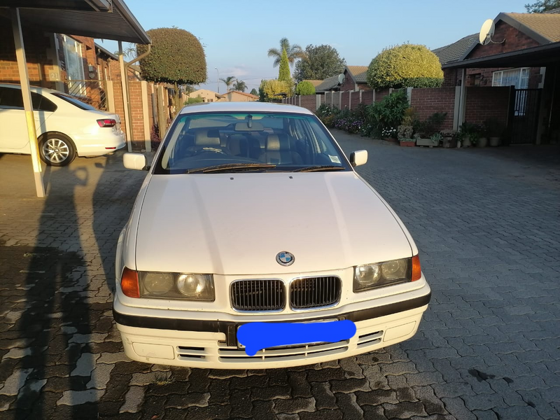 1997 BMW 318IS