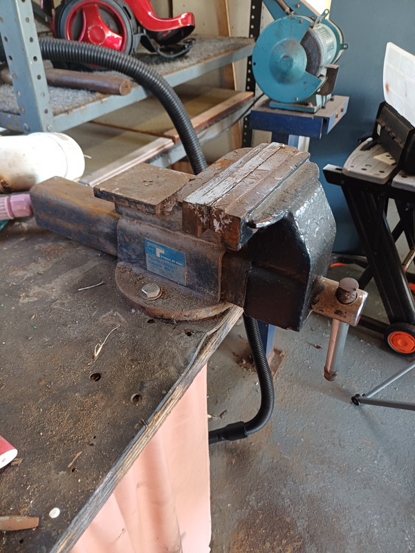 Trade Tools 150mm Bench Vice