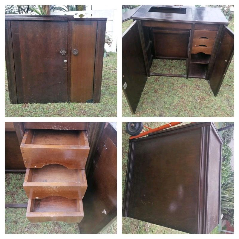 Sewing machine cabinet with 3 draws