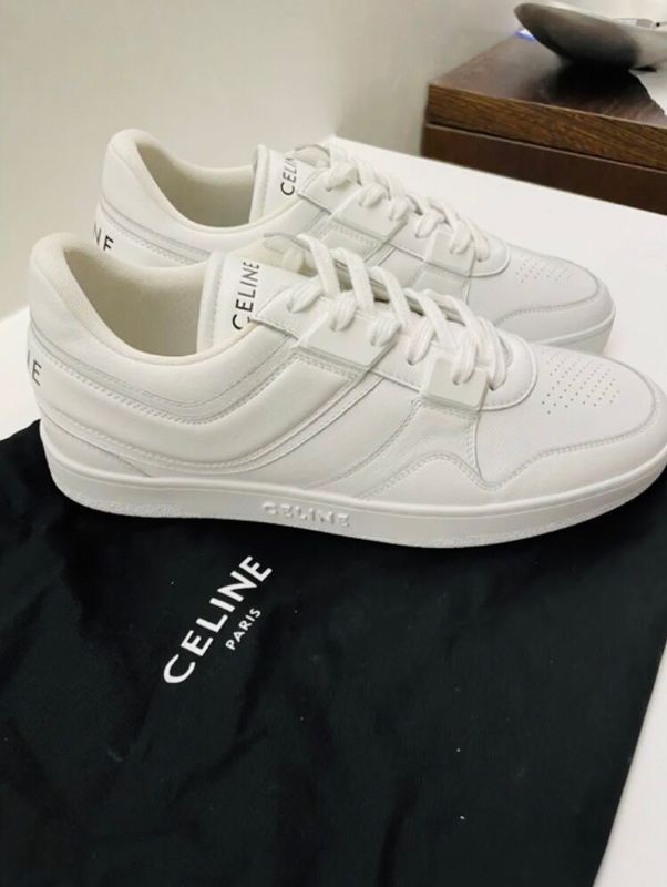 FULL  WHITE COLOUR SNEAKERS FOR SALE