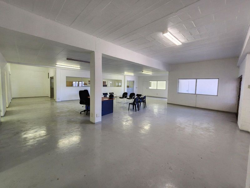 332m2 Office to rent in Kraaifontein