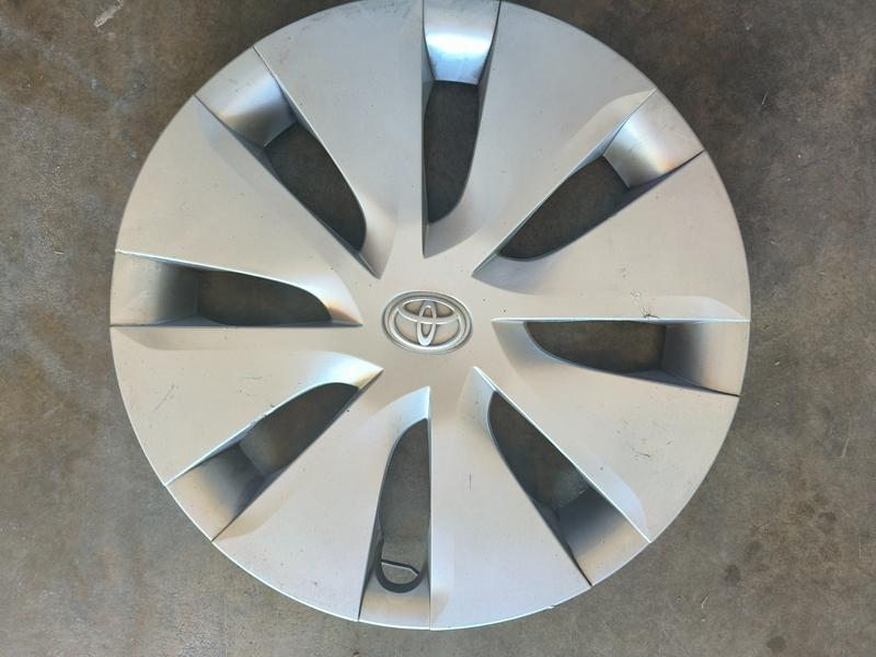 Toyota Corolla 15 inch Steel Rims and Covers