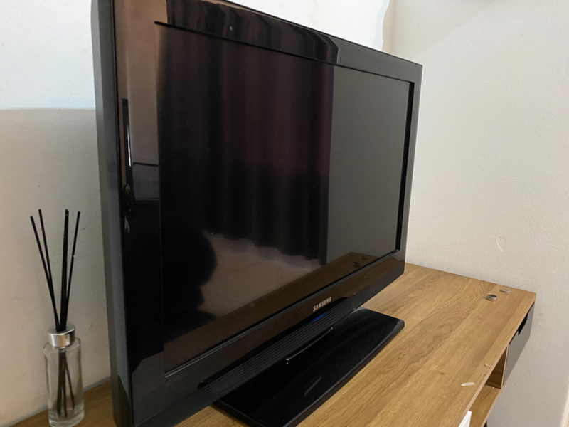 Samsung  32 series 3 LCD TV