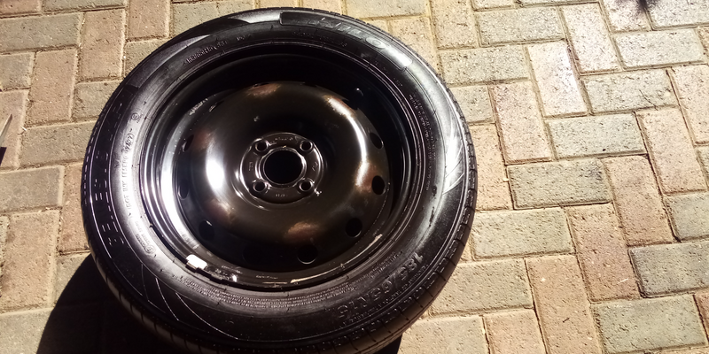 Original 15&#34; Nissan NP200 sparewheel, steel rim with 185/65r15 tyre.