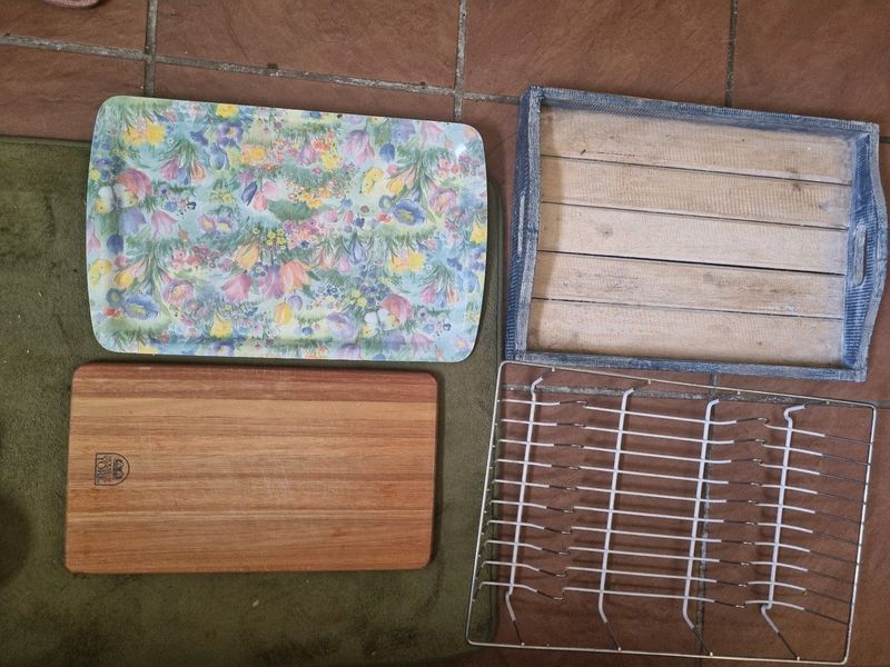Dishing rack, chopping board and trays