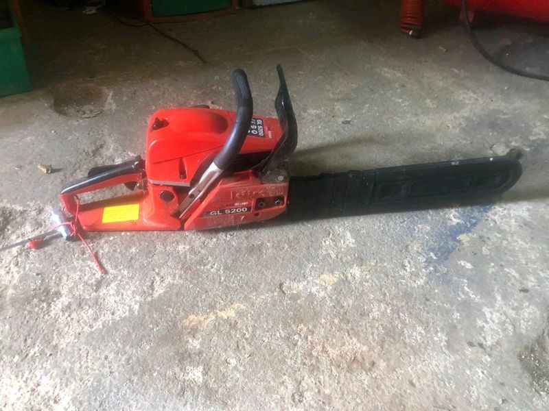 Red Rhino GL 5200 Chainsaw for sale