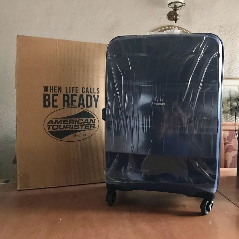 Brand new American Tourister Bon Air Spinner Suitcase 66cm (Medium) - Midnight blue