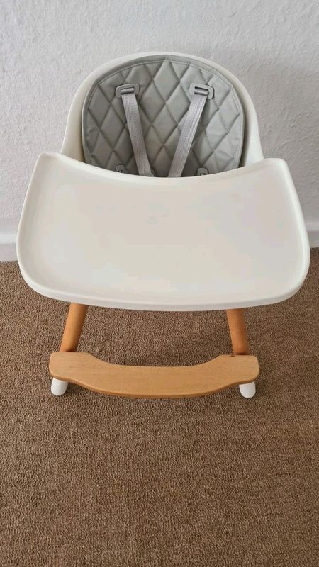 SOLD:: Feeding chair ( Retro look) for sale