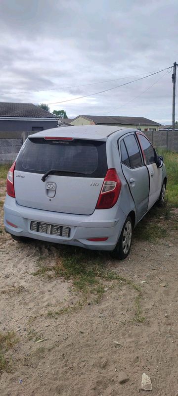 Hyundai i10 nearly complete body for sale w/engine,gearbox etc