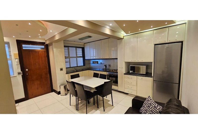 Beautiful Fully Furnished 2 Bedroom Apartment with Parking in North Beach