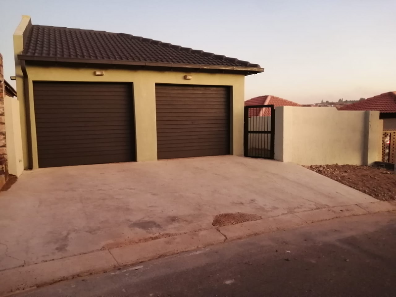 3 bedrooms, 1 bathroom house for Rent in duvha park