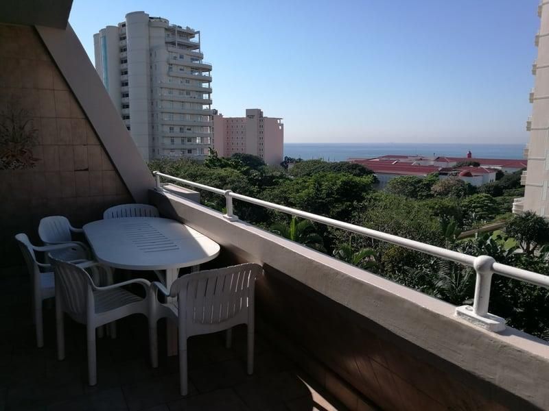 Prime Umhlanga: Modern 3-Bed Apartment 200m from Beach with Parking
