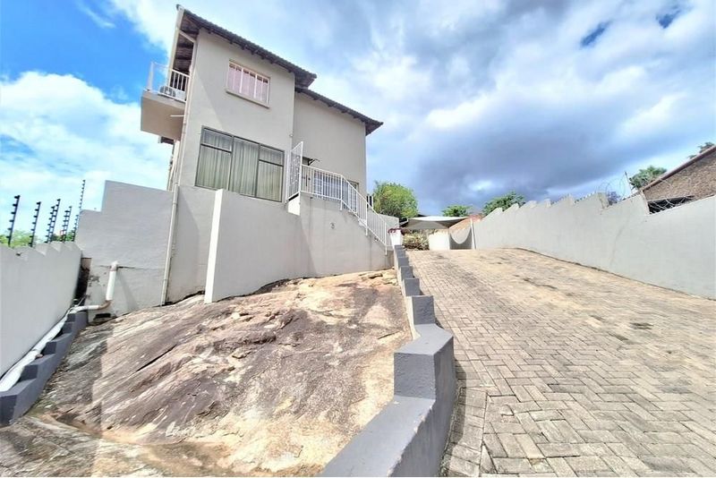 A 3 bedroom 2 bathroom house for sale in West Acres