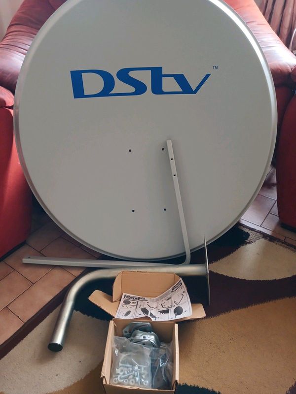 Dstv dish brand new with accessories