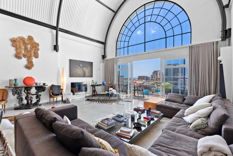 Exquisite Loft Penthouse: Unparalleled Luxury &amp; Spectacular Views in Cape Town&#39;s Heart