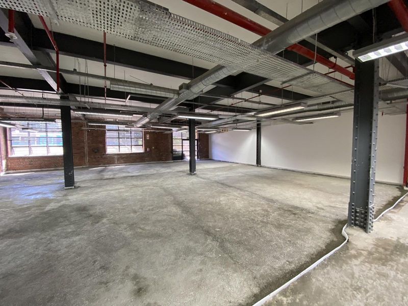 427m² Office To Let in Observatory