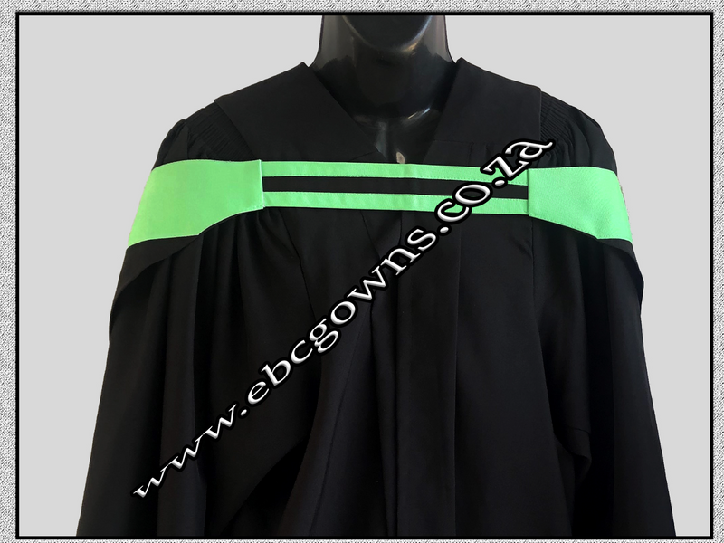 Graduation gowns, sashes and caps for sale at a low price in Benoni