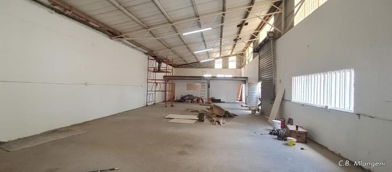 Factory to let 290 sqm and 145 sqm yard &#64; R26 100