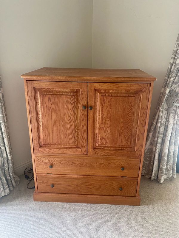 Oak Tv / Media Unit