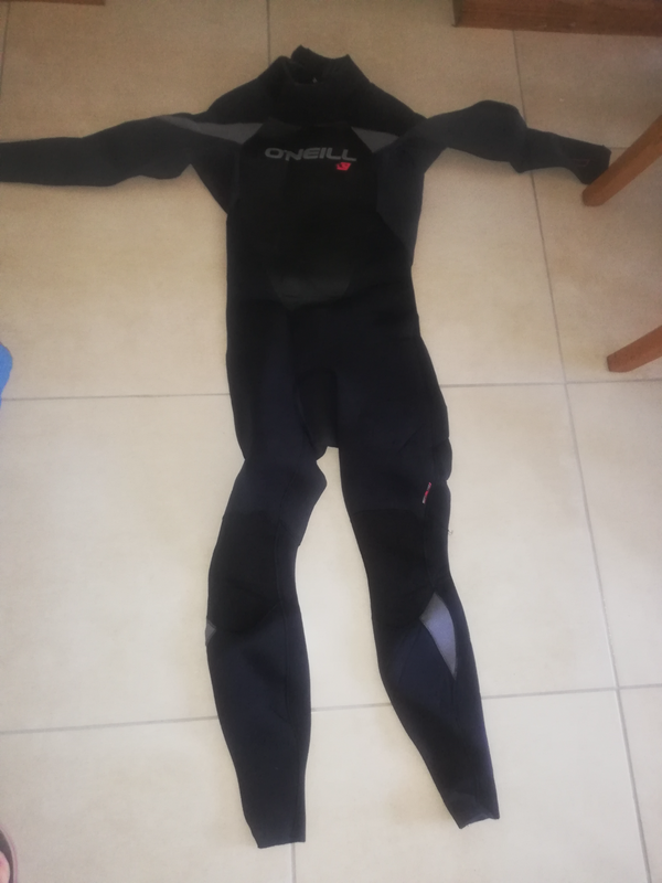 O&#39;Neil wetsuit size small