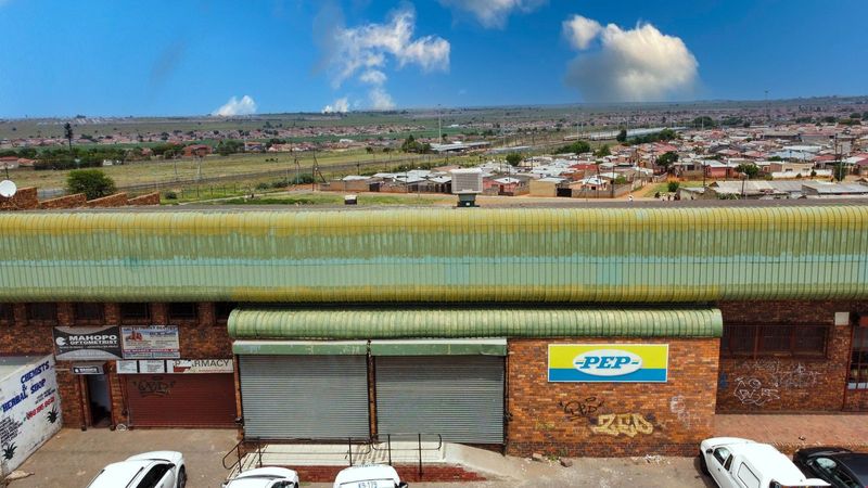 340m² Retail To Let in Naledi at R84.00 per m²