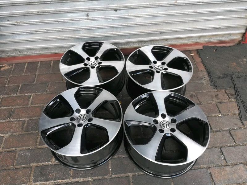 A set of 18inch original golf 7 GTI mags Rim 5x112 PCD also fit golf 5 and 6 or VW caddy / Audi