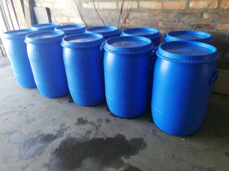 60lt Plastic Drums with Lid and clamp