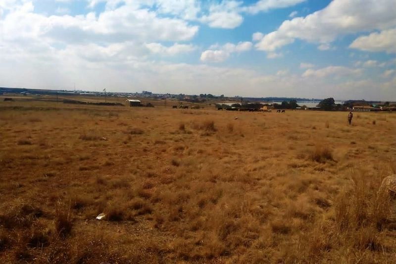 Vacant land with views on both sides of the dam in Oranjeville
