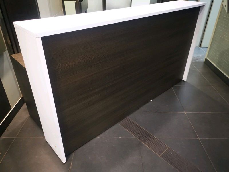 Reception desk in exceptional condition