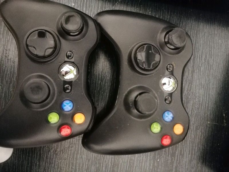 Xbox 360 controllers no battery covers