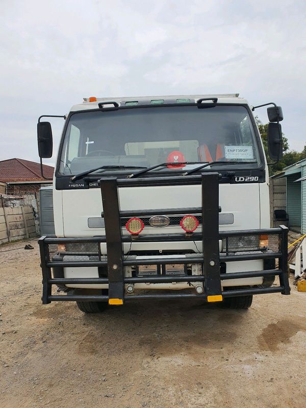 Nissan UD290 10 cube tipper truck for sale