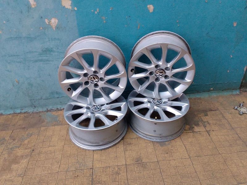 A cleanset of 16inches original Audi A3 mags rim 5x112 PCD also fit  VW caddy and  Golf 5/6 and 7
